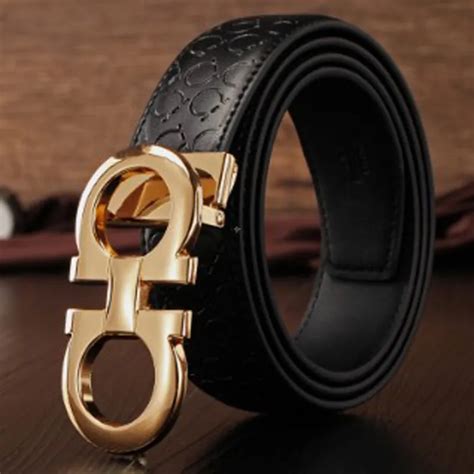 Men's belts: leather belts, with logos 